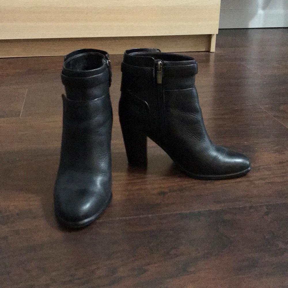 Vince Camuto black stacked heel booties